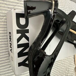 DKNY Black Patent Leather Block Heel Slingbacks. New in box size 7.5